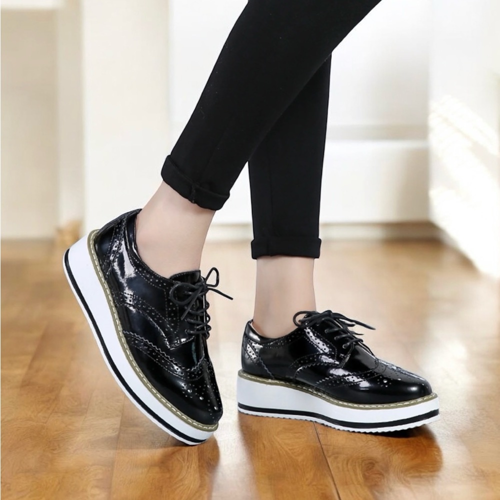 DADAWEN Women's Flats Platform Shoes Oxfords Casual Shoes Patent Black Leather 8